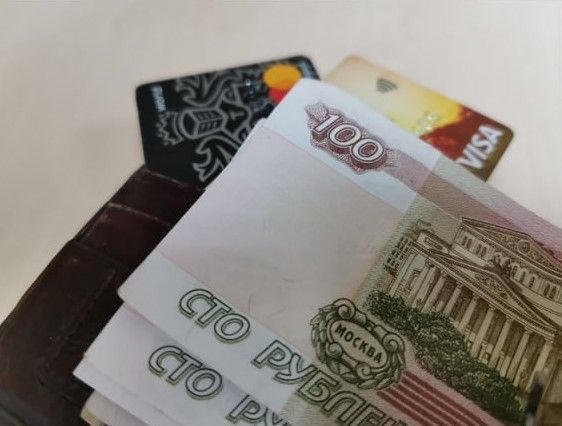 Пенсионерка «подарила» мошенникам почти 4 миллиона рублей, отложенных на квартиру