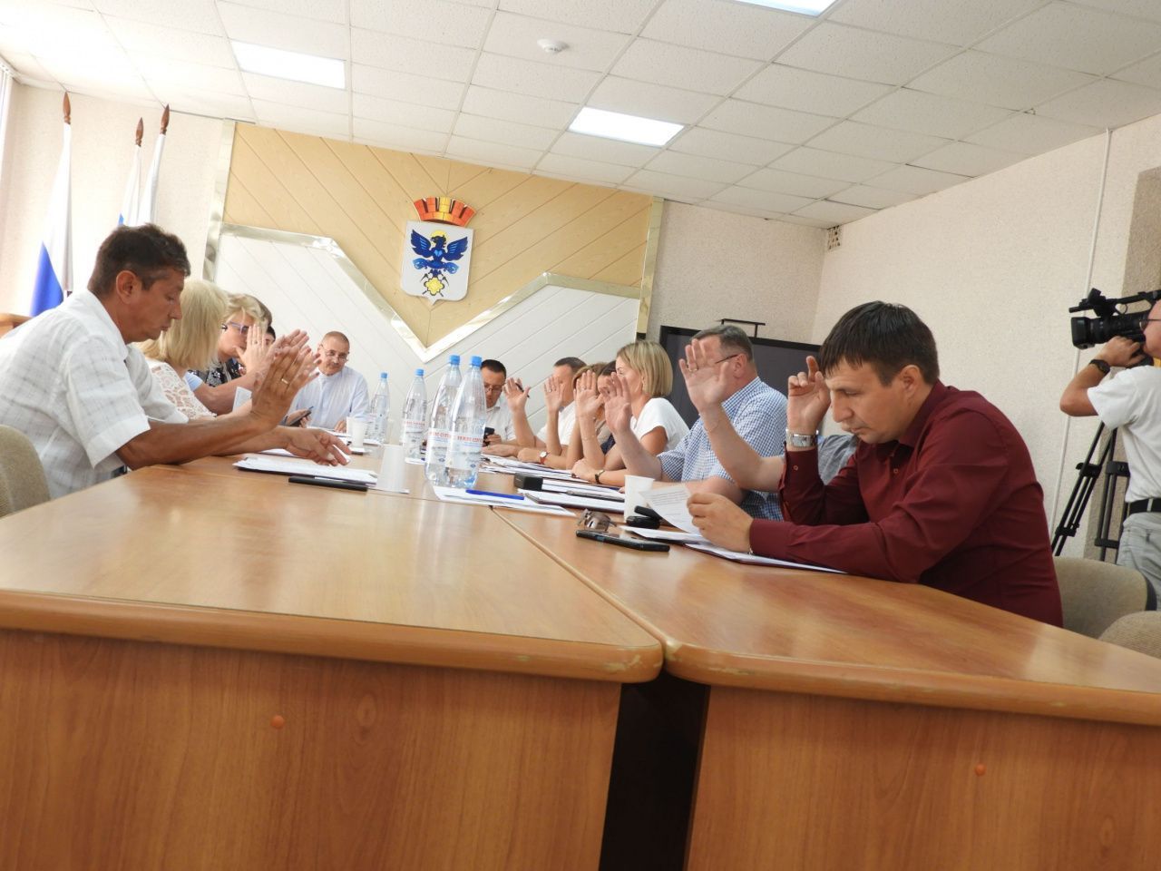 Завтра депутаты обсудят готовность Карпинска к зиме, ремонты дорог и зарплаты должностных лиц
