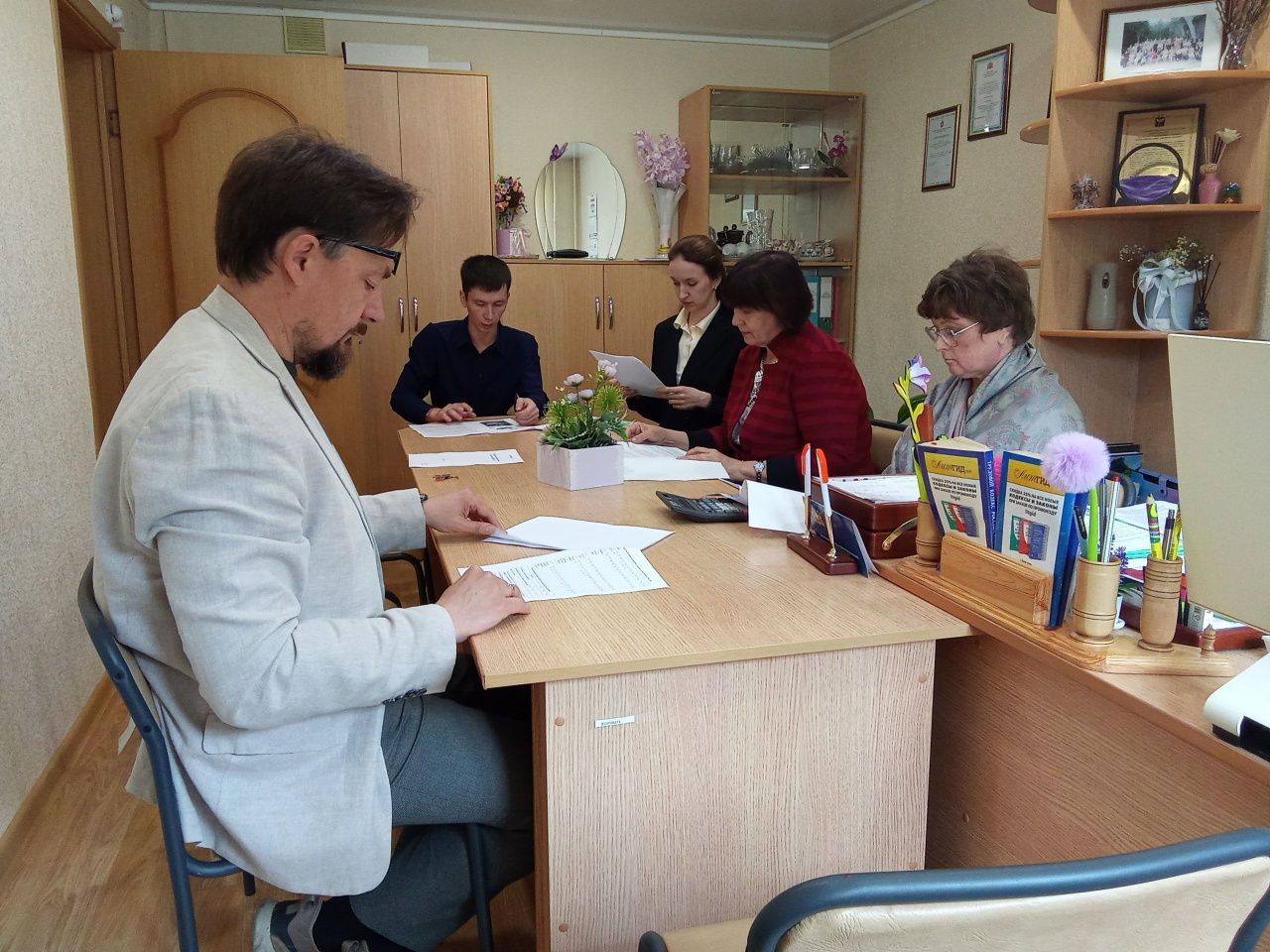 В Карпинском Центре занятости одобрили бизнес-план безработного горожанина