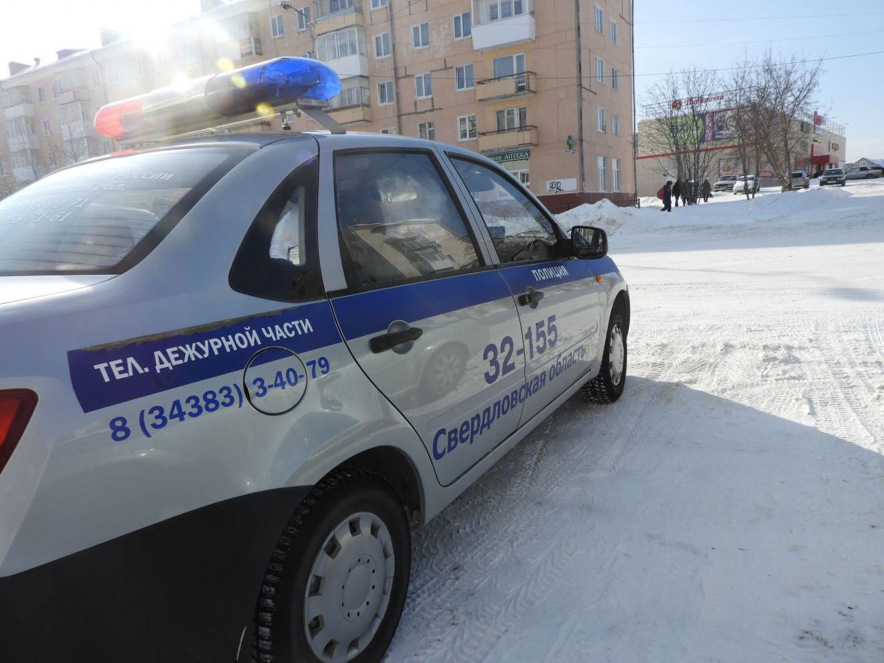 ГИБДД просит водителей быть предельно внимательными и осторожными на дорогах