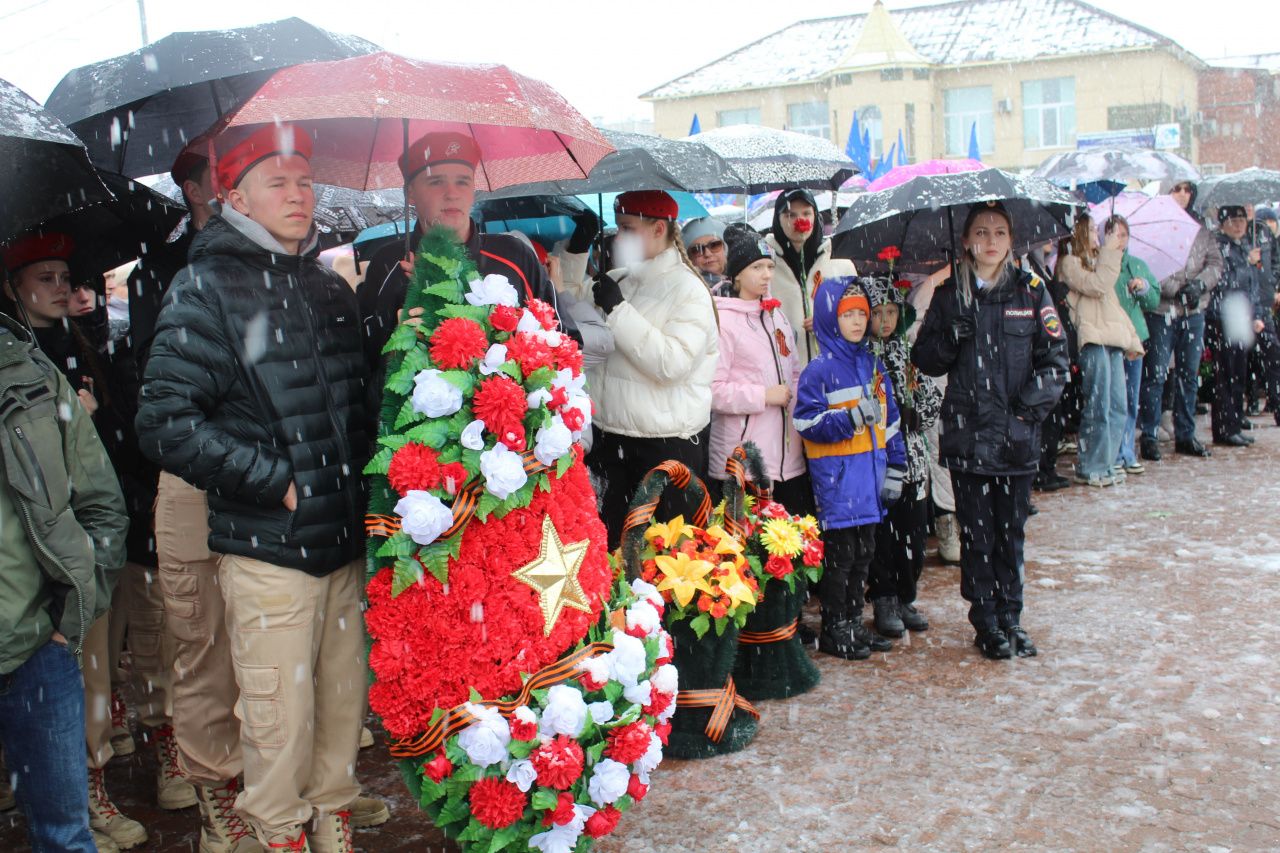 На площади Славы почтили память погибших в Великой Отечественной войне