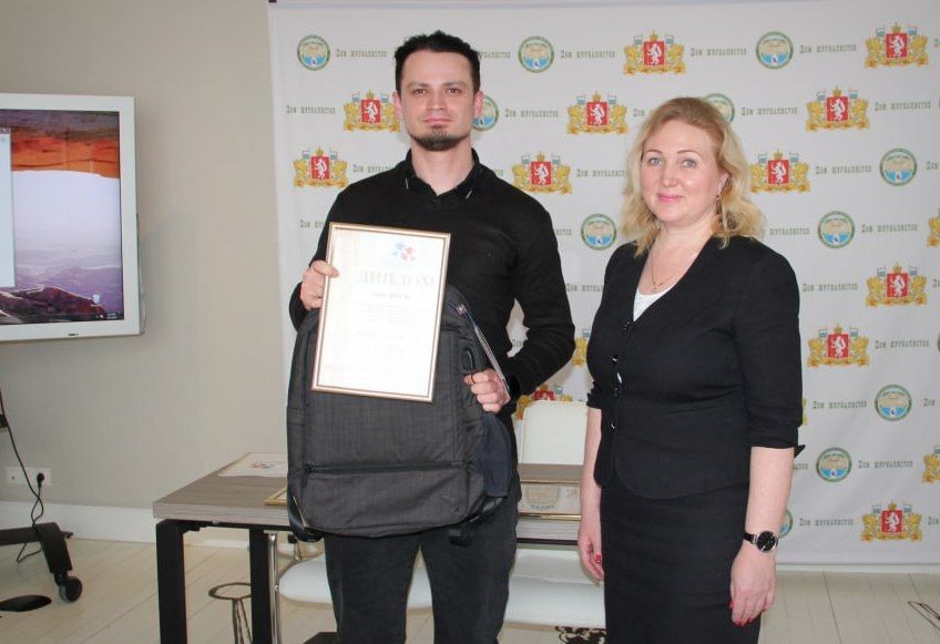 Награда за приговоры. Корреспондент «Вечернего Карпинска» стал победителем на областном конкурсе журналистов