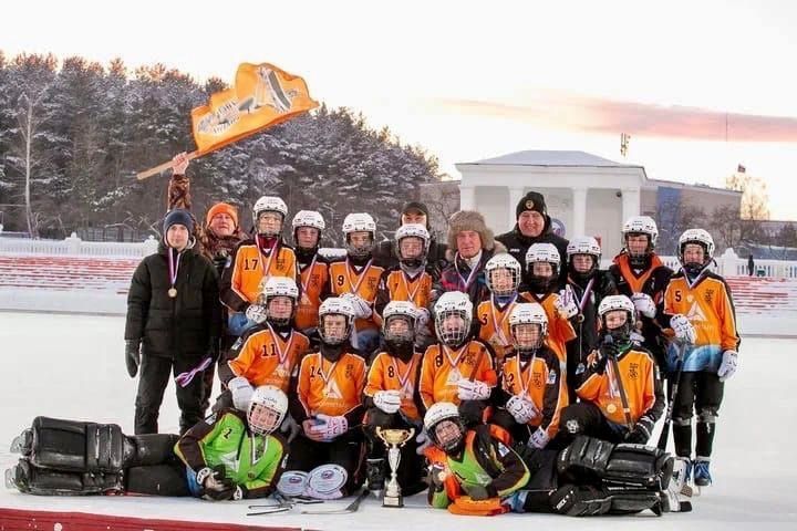 «Земляки гордятся вами»: Команда «Спутник-2010» победила во Всероссийском первенстве по хоккею