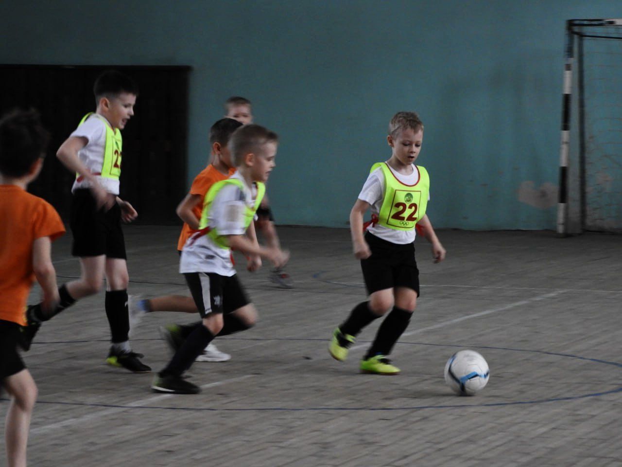 В Карпинске проходит ежегодный турнир по мини-футболу среди дошколят