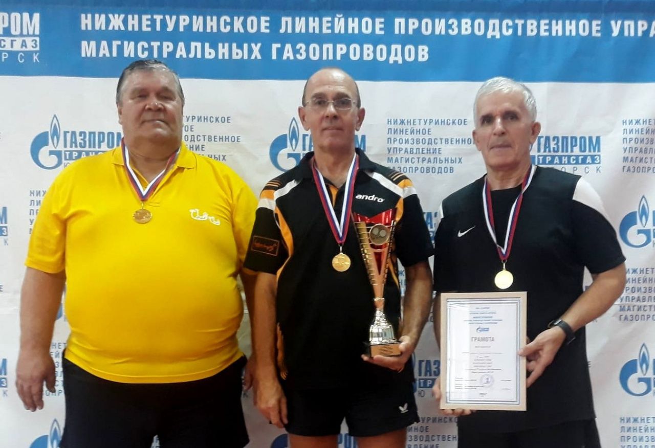 Трио карпинских теннисистов стали победителями окружного турнира