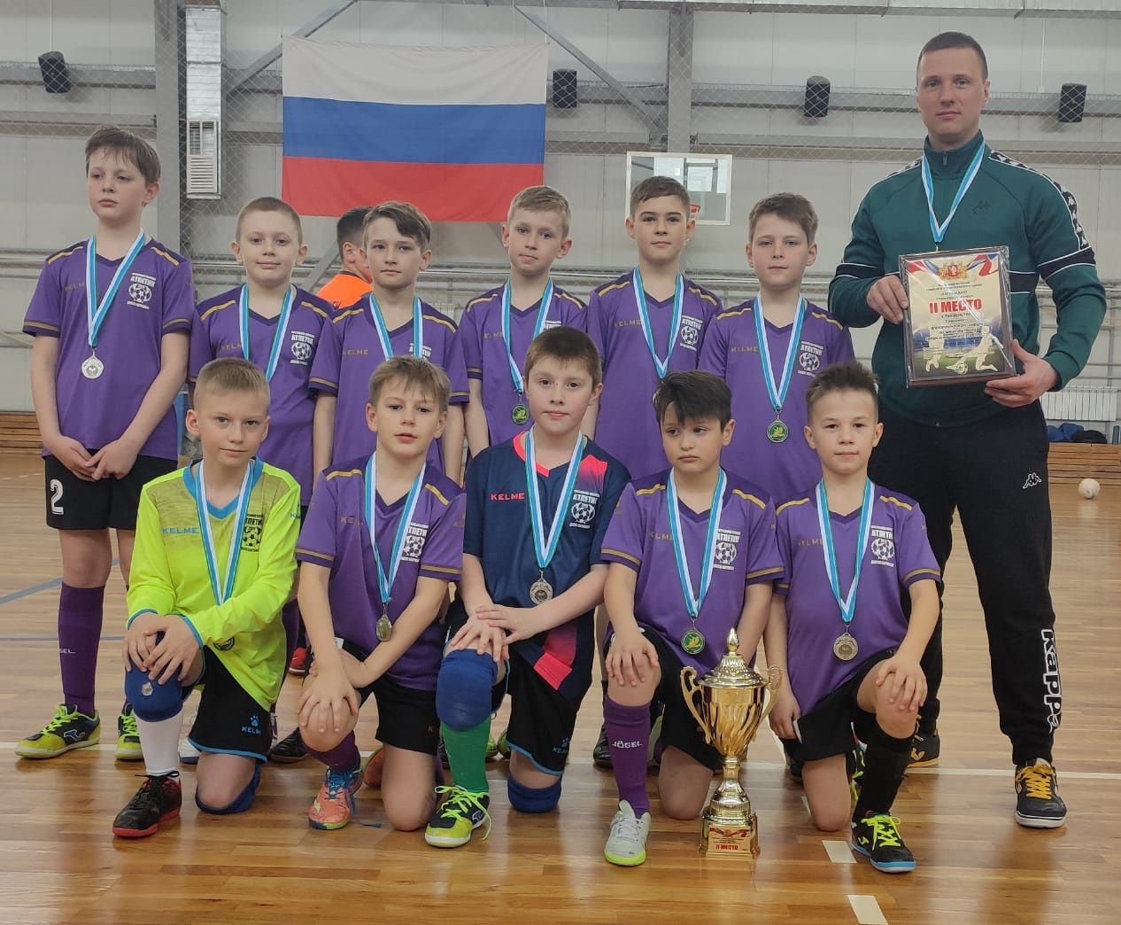 Две команды из Карпинска заняли призовые места на окружном Первенстве по мини-футболу