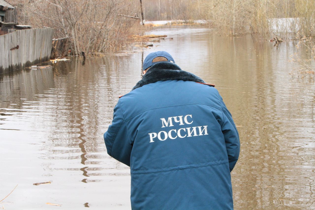 На реке Лозьва перевернулась лодка с пятью людьми на борту. Трое из них – дети