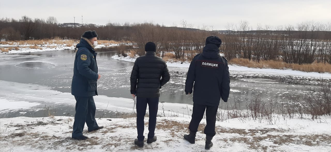 Спасатели призывают не выходить на лед