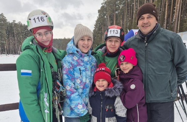 Воспитанницы «Конжака» заняли призовые места на всероссийских соревнованиях по спортивному туризму