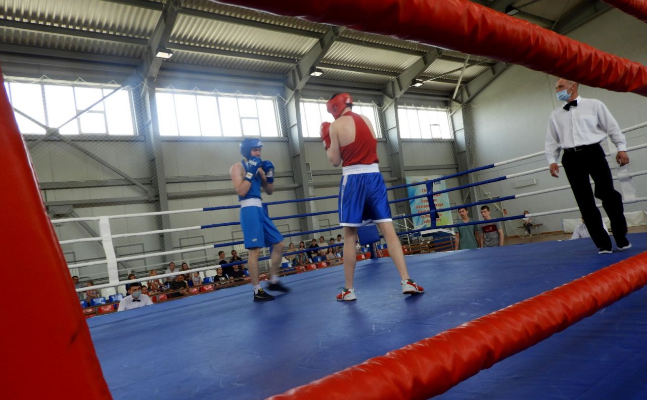 В Карпинске состоялся закрытый турнир по боксу. Называем победителей