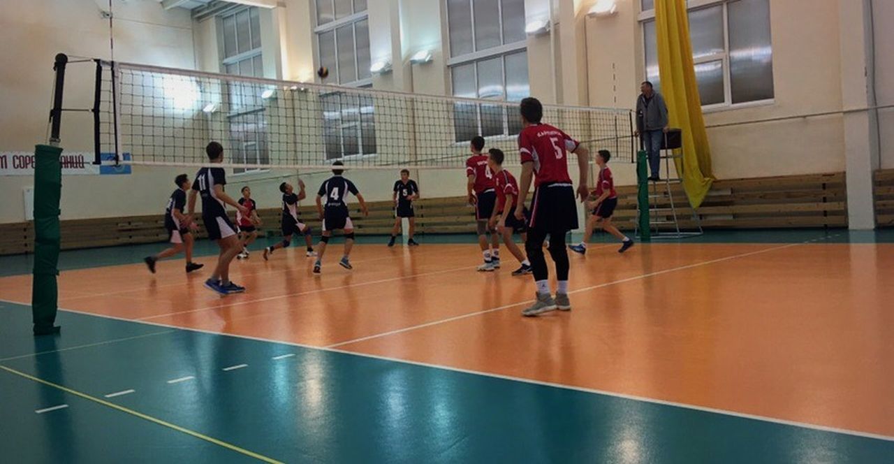 Карпинские волейболисты заняли второе место в областном первенстве