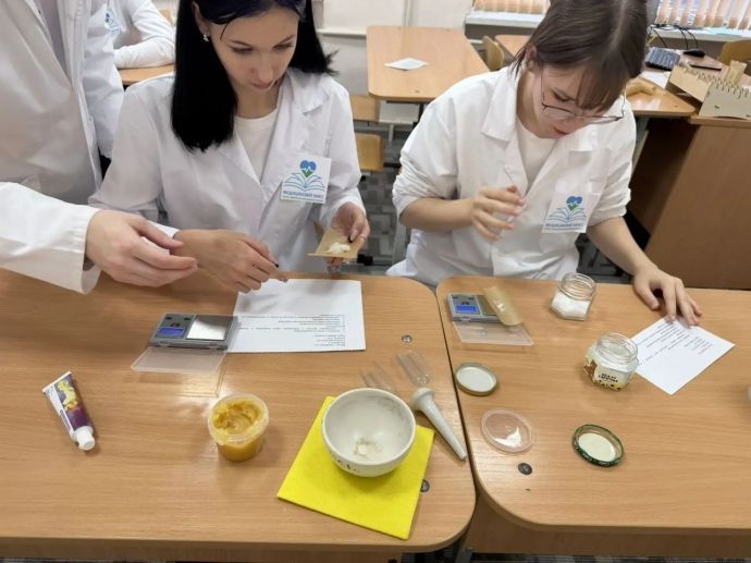 В Карпинске прошел традиционный медицинский фестиваль для школьников