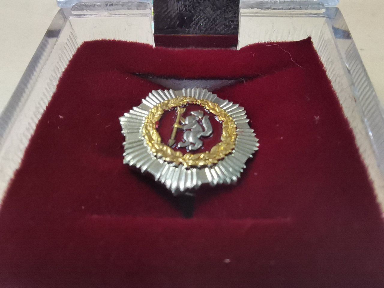 Губернатор подписал указы о присвоении званий «Ветеран труда» регионального и федерального уровней