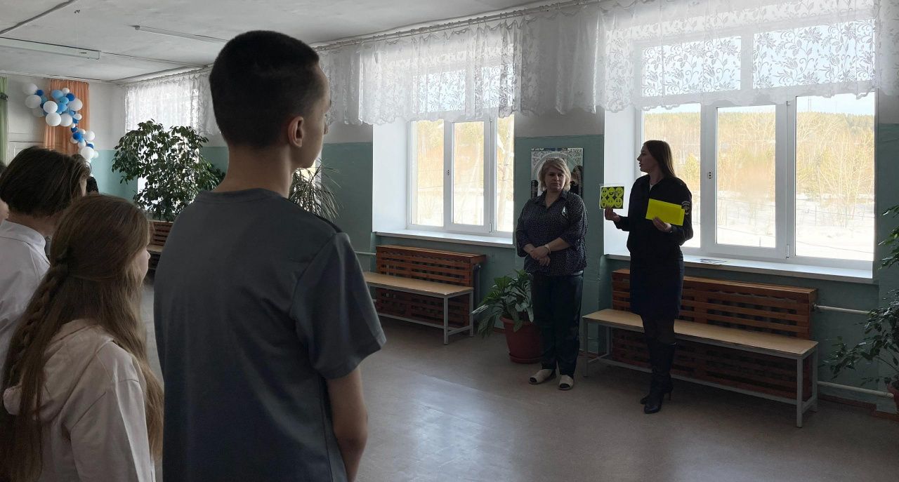 Карпинскую школу-интернат посетили сотрудники ГАИ