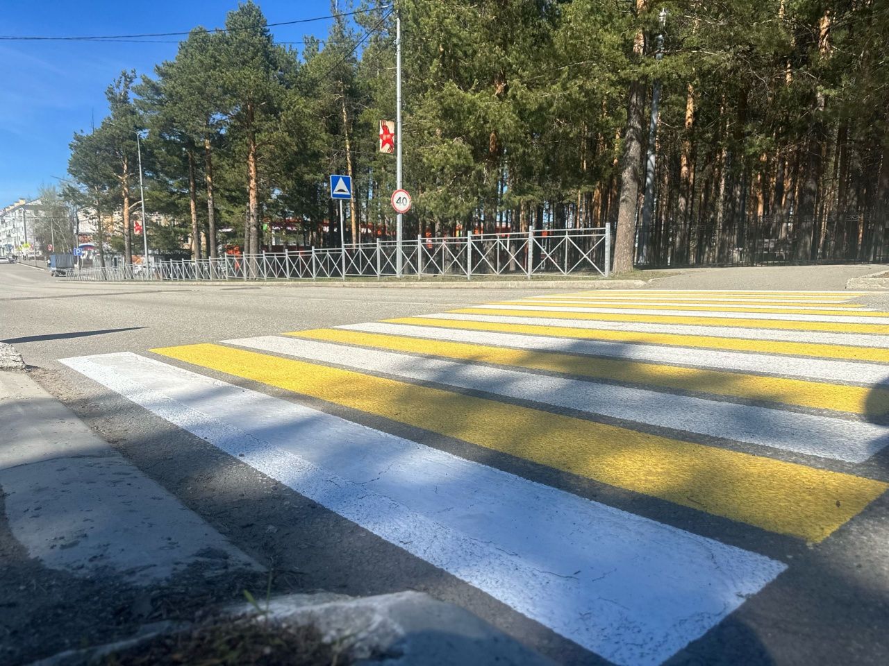 В Карпинске уже начали обновлять дорожную разметку. Контракт заключен с подрядчиком из Сухого Лога