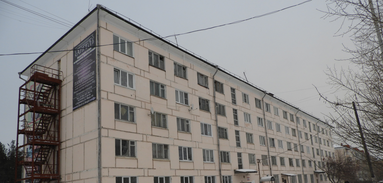 Карпинцы обеспокоены незаконной продажей алкоголя в общежитии по Мира