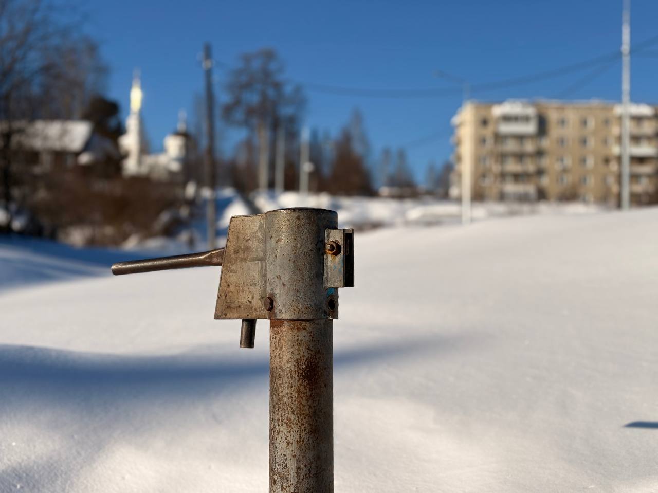 Колонка на перекрестке улиц Советской и 8 Марта не работает уже три недели