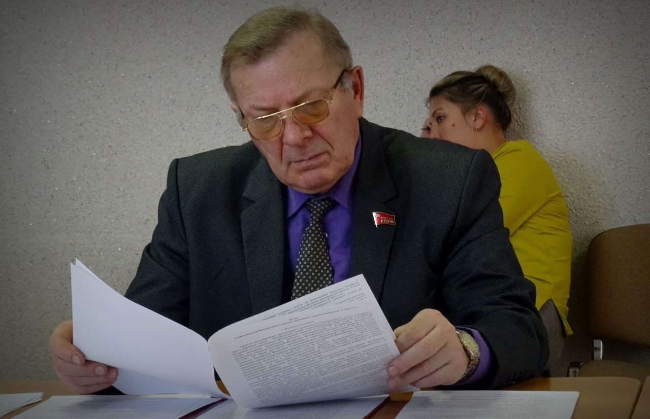 Главный коммунист Карпинска уверен, что «Единая Россия» пытается вредить агитации КПРФ