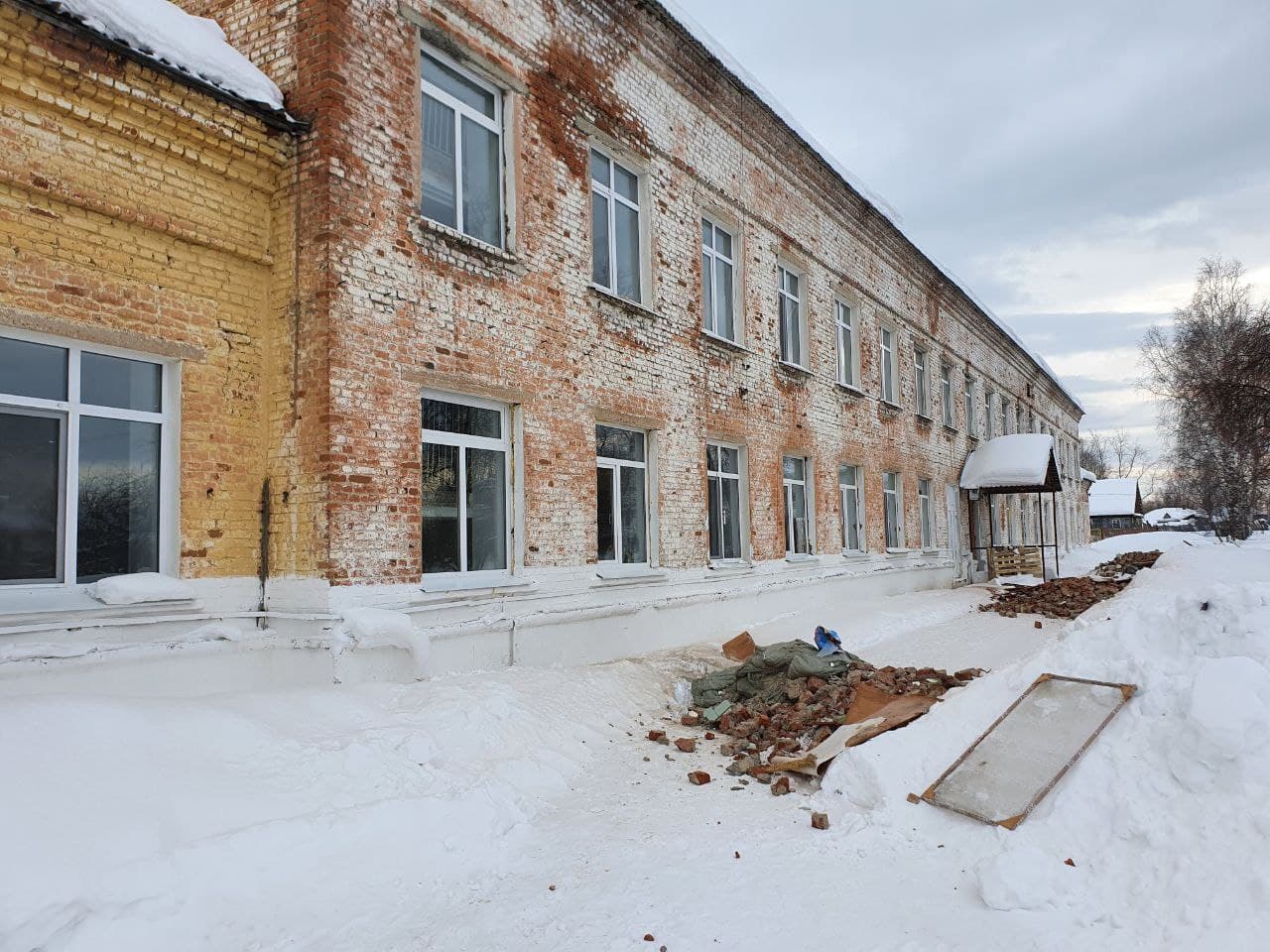 Перепланировка стен под новой крышей: мэр Карпинска обозначил планы на капремонт детского сада №25