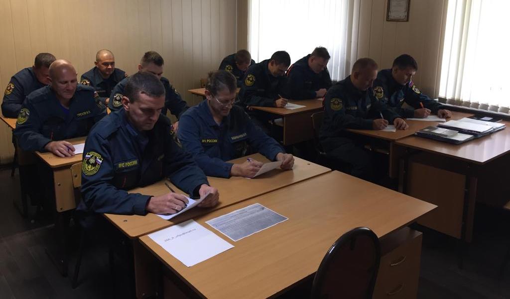 Карпинские пожарные и другие горожане уже написали Диктант Победы. Присоединяйтесь к акции