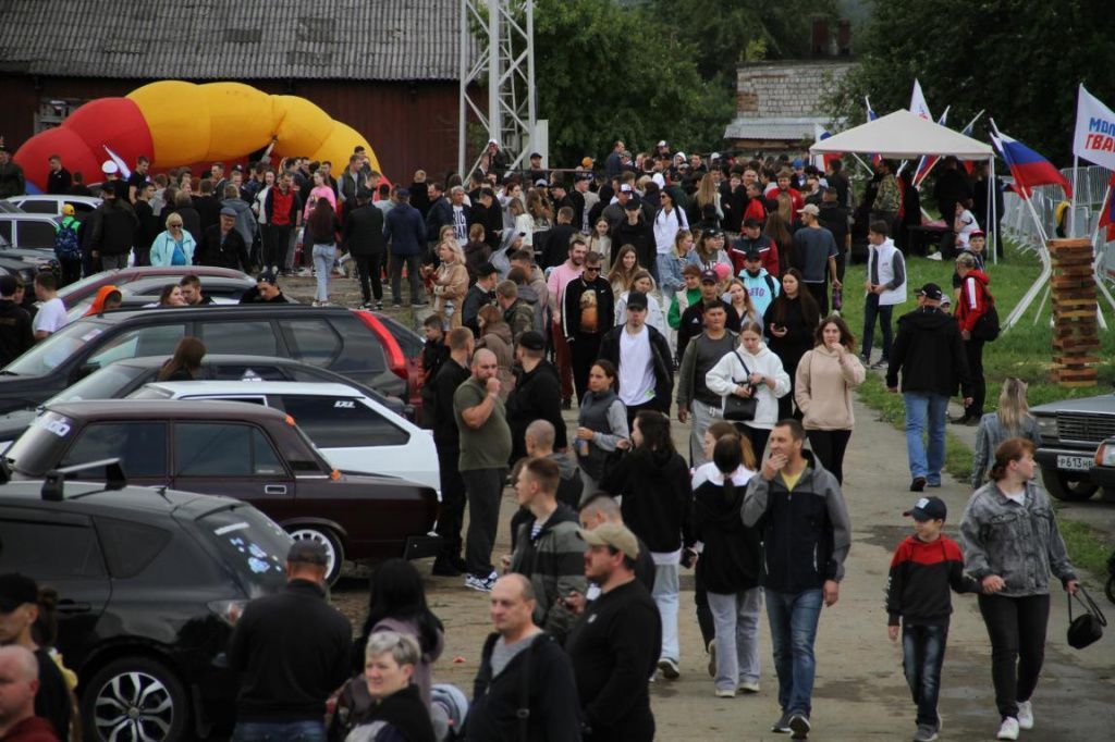 Карпинские водители приняли участие в серовском фестивале "SEROVAUTOFEST"