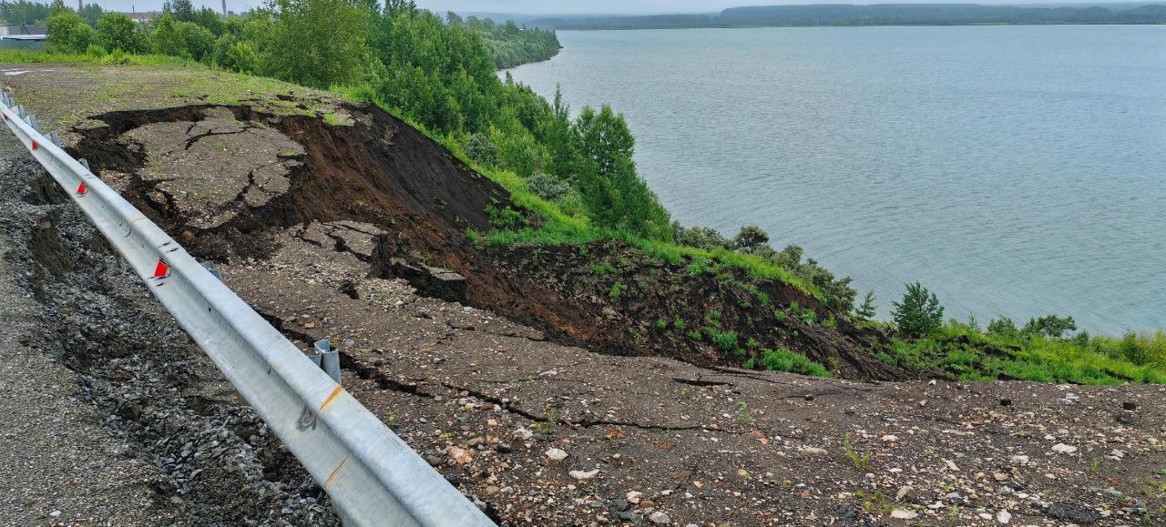 На разрезе в районе улицы Кирова произошел оползень