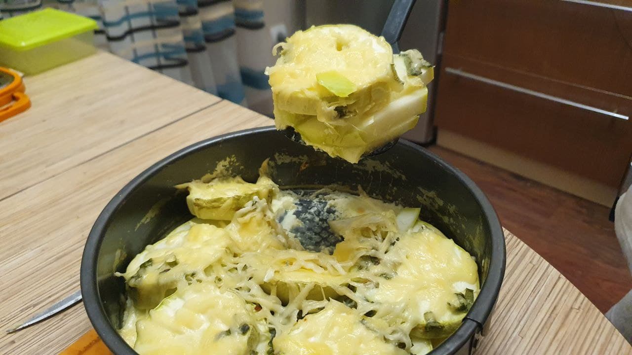 Про питание: готовим запеканку из кабачков под сырной корочкой
