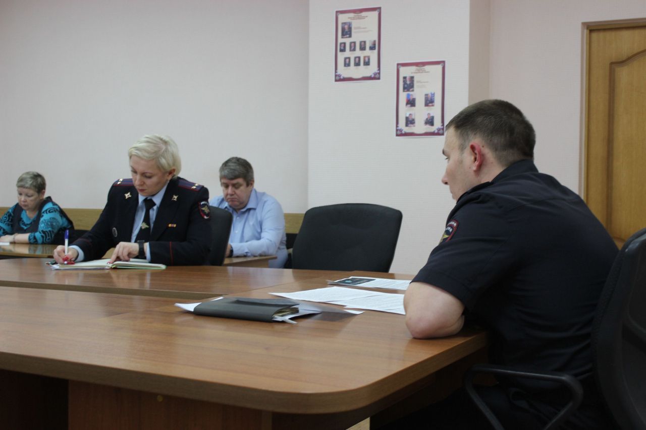 Начальник полиции рассказал представителям промышленных предприятий о схемах мошенников