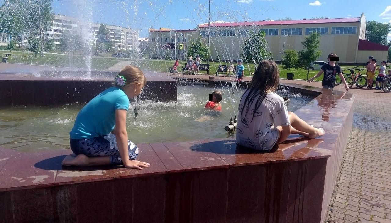 Директор УКХ: «В фонтане купаться нельзя». Мнения горожан расходятся
