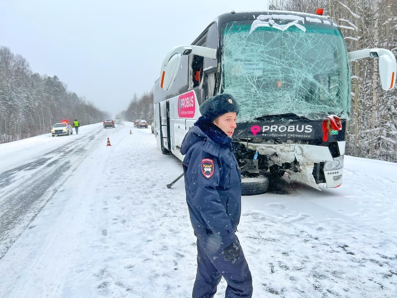 Автобус маршрута Карпинск-Краснотурьинск-Екатеринбург попал в жуткое ДТП на  трассе