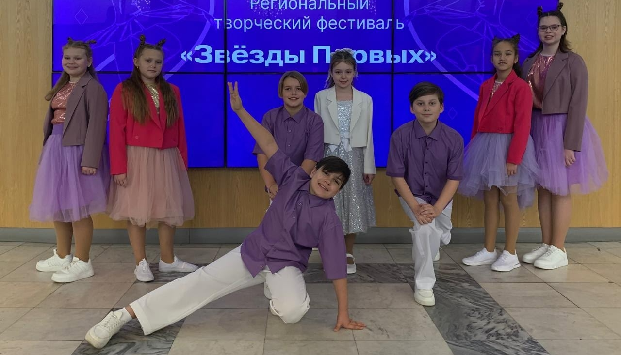 Юные вокалисты Карпинска заняли три первых места на региональном фестивале