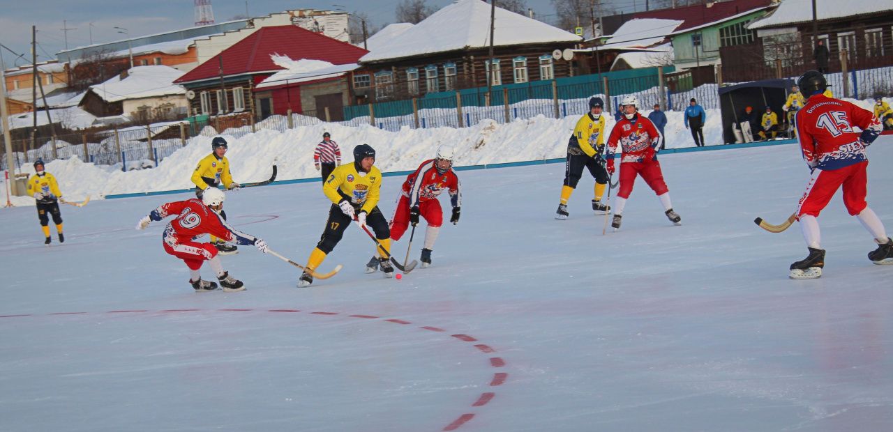 Взрослый «Спутник» одержал победу в последнем в этом году матче областного Чемпионата