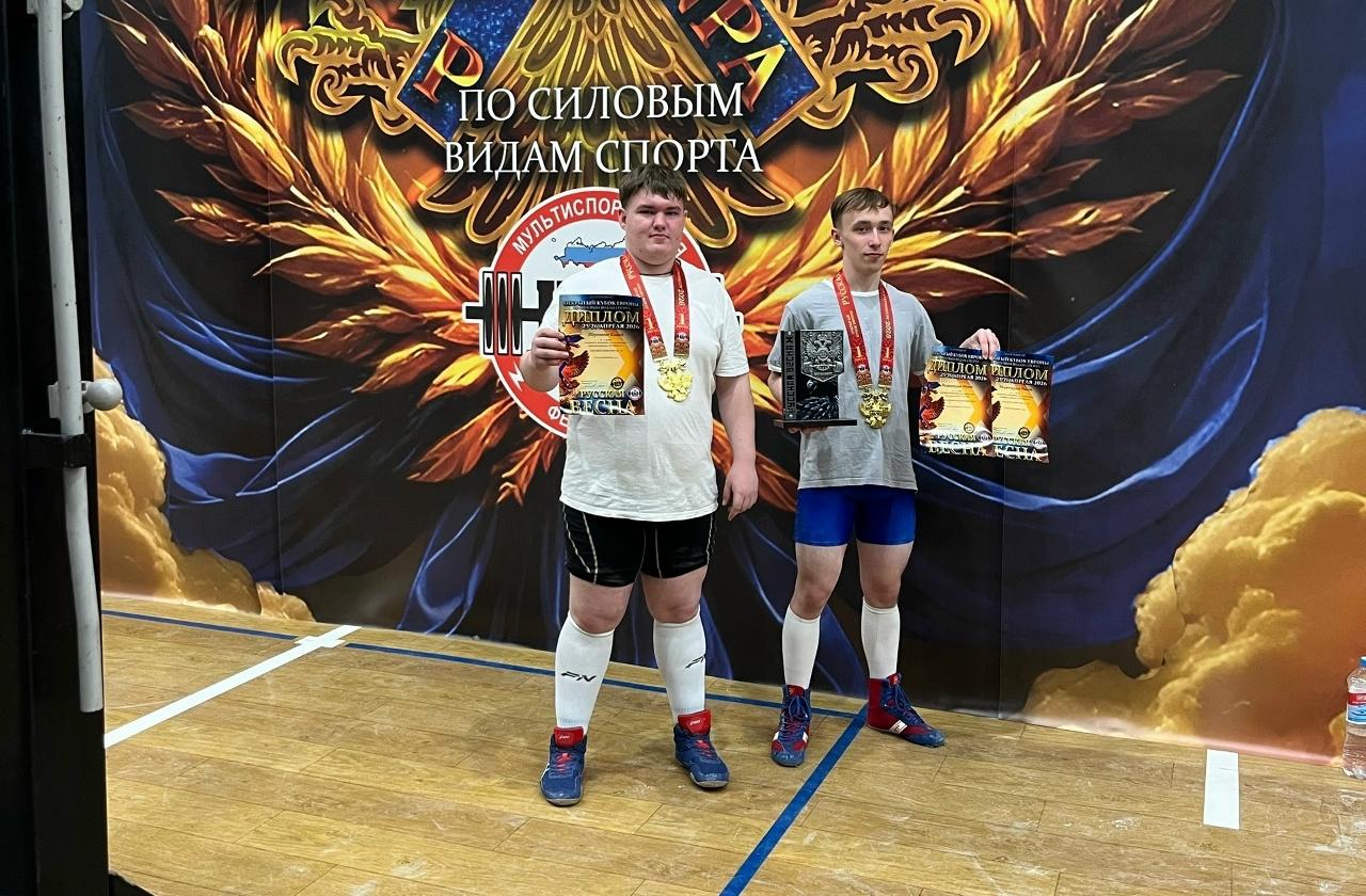 Карпинские парни стали победителями на открытом кубке Европы по пауэрлифтингу «Русская весна»