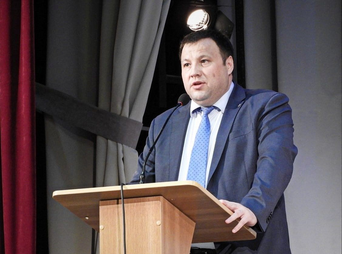 Глава Волчанска рассказал про горячую воду, строительство жилья и нехватку кадров