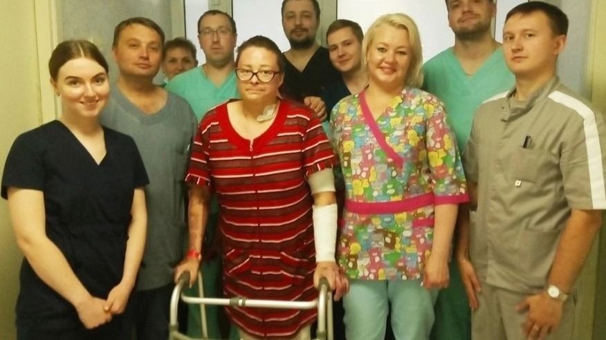 «Он плеснул и я сразу загорелась»: врачам удалось спасти пострадавшую от ожогов жительницу Карпинска