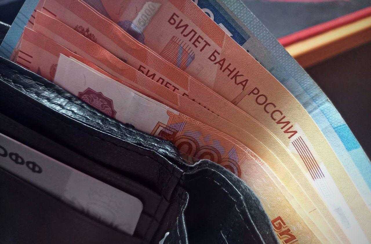 В мэрии спрогнозировали, к какому году средняя зарплата в Карпинске перевалит за 100 тысяч рублей