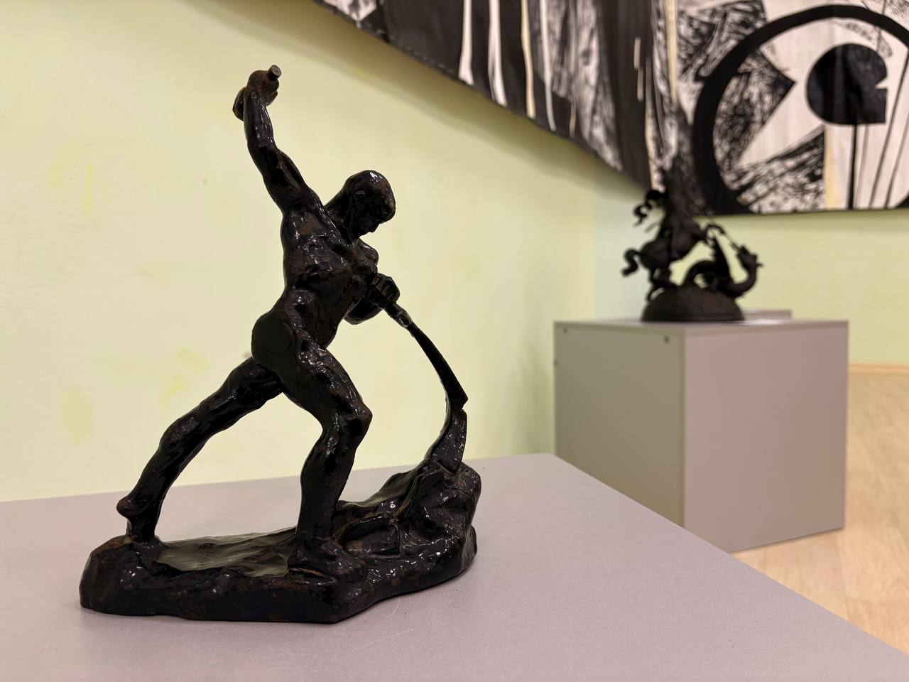 В Карпинском музее открылась выставка чугунного литья