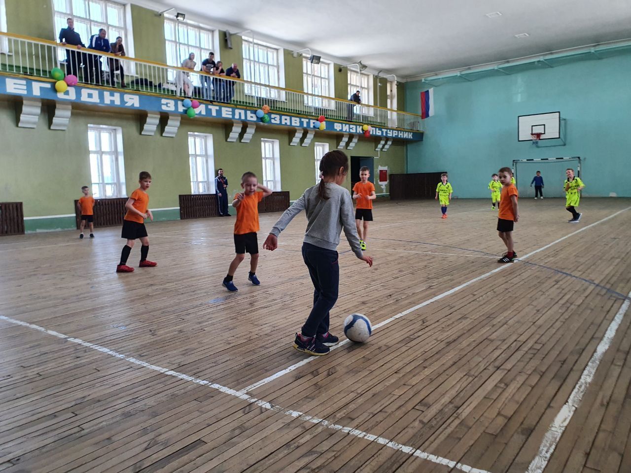 В Доме спорта проходит турнир по мини-футболу среди дошколят 