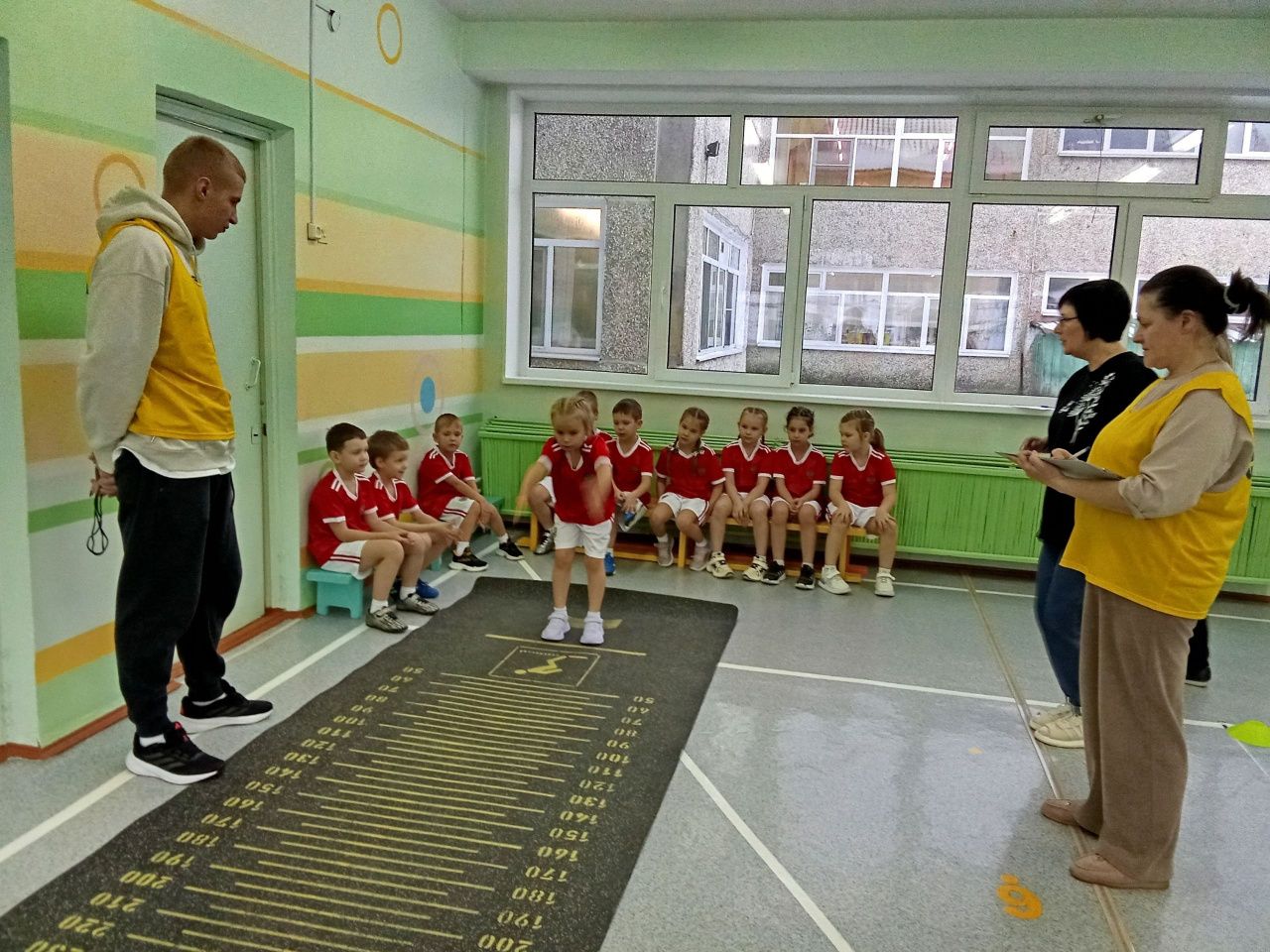 В Карпинске прошли спортивные соревнования среди дошколят