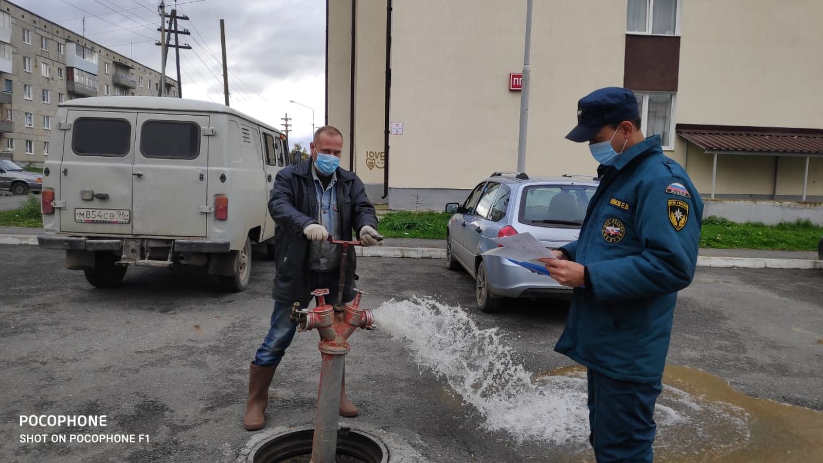 В Карпинске проверили все пожарные гидранты