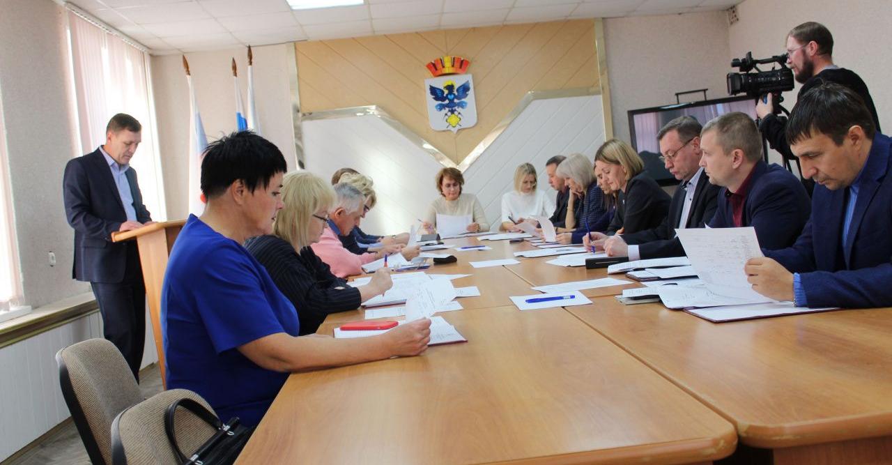 Депутатам напомнили об обязанности отчитываться о доходах