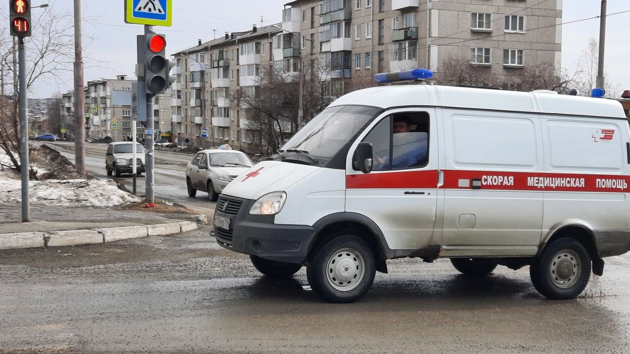 Губернатор Свердловской области Евгений Куйвашев увеличил размер областных соцвыплат медикам