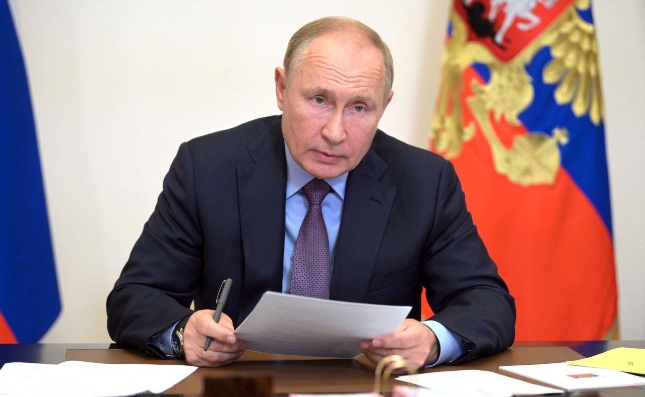 Владимир Путин ушел на самоизоляцию