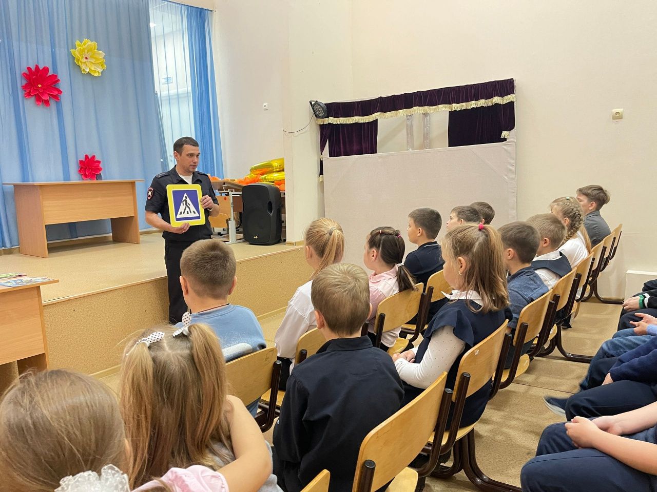 Сотрудники ГИБДД рассказали школьникам поселка Кытлым о правилах дорожного движения