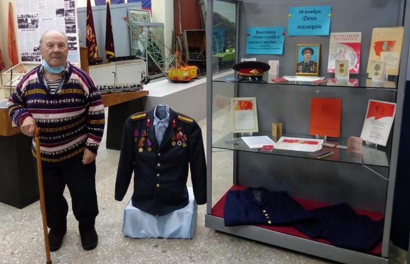 Карпинский музей запустил выставку, посвященную ветерану МВД