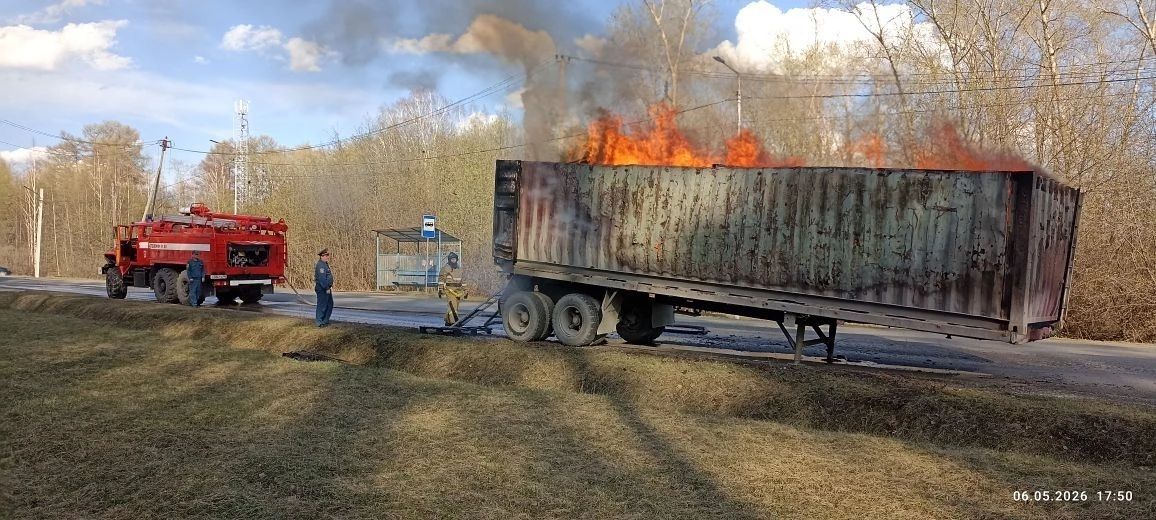 Вчера на Советской в кузове грузовика загорелся мусор