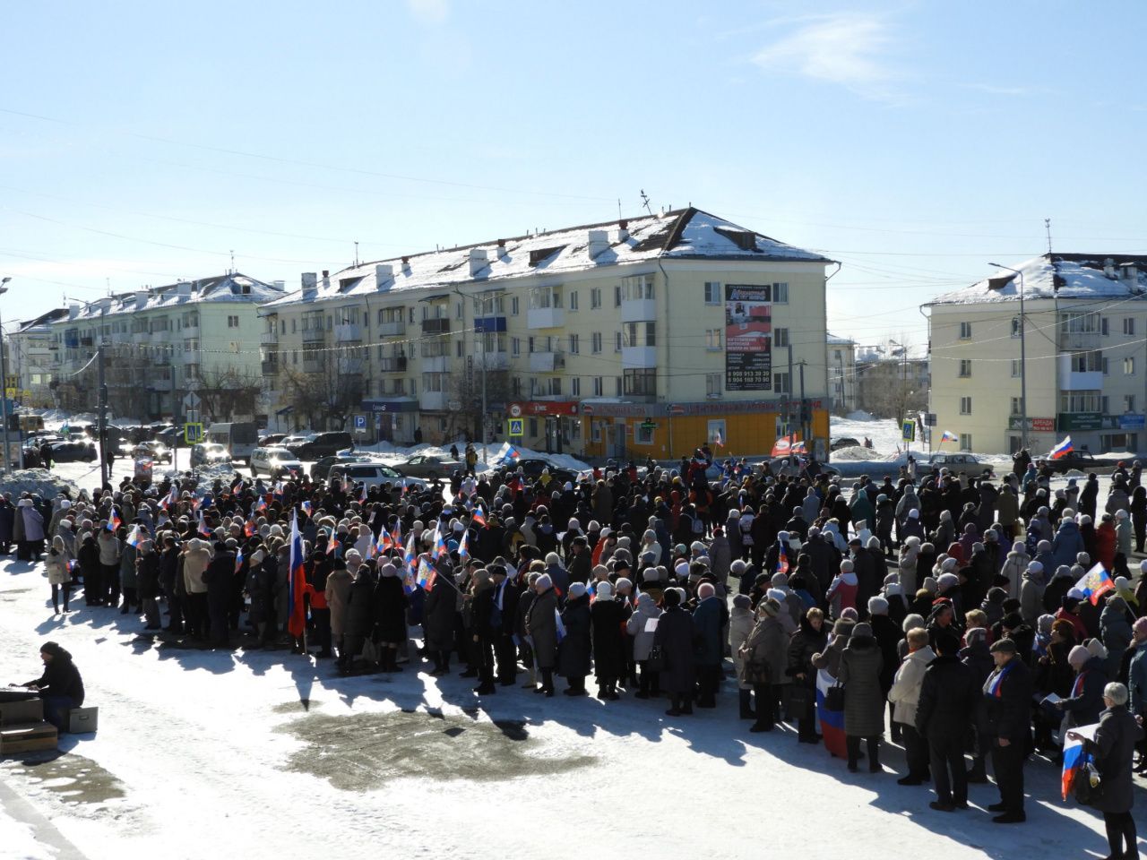 Карпинские чиновники организовали митинг в поддержку военной спецоперации в Украине