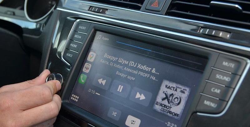 Мэр Карпинска попросил полицию обратить внимание на ночной шум на центральной площади