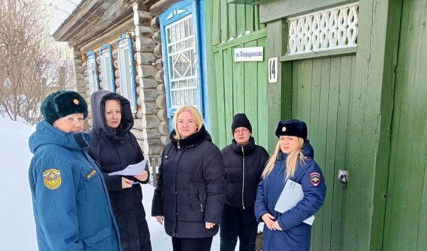 В Карпинске прошел профилактический рейд по состоящим на учете семьям