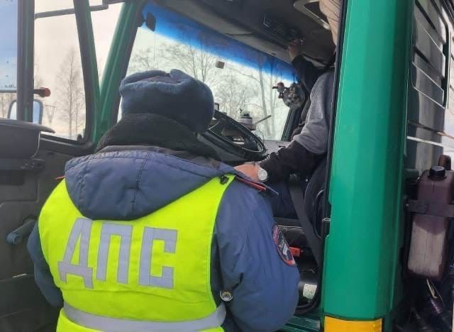 Сотрудники ГАИ проведут рейды по большегрузам